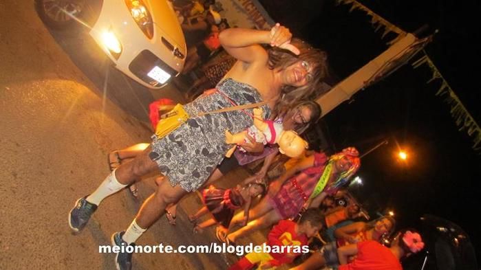 Alegria e descontração no tradicional 'Bloco dos Sujos' - Imagem 49