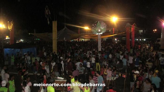 Alegria e descontração no tradicional 'Bloco dos Sujos' - Imagem 87