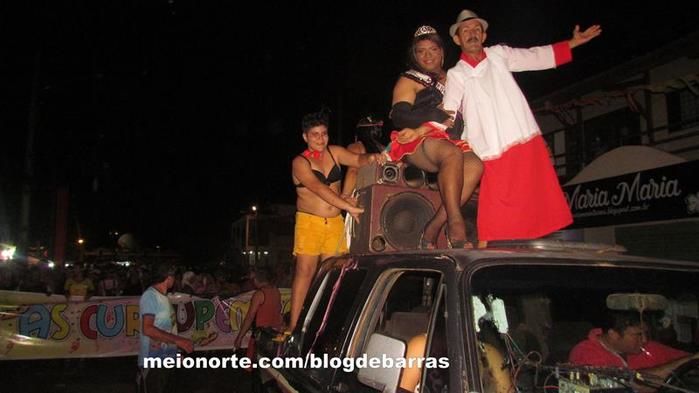 Alegria e descontração no tradicional 'Bloco dos Sujos' - Imagem 26