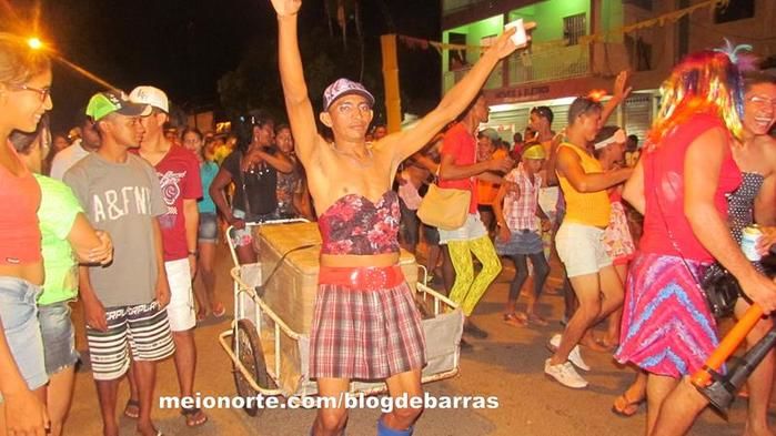 Alegria e descontração no tradicional 'Bloco dos Sujos' - Imagem 61