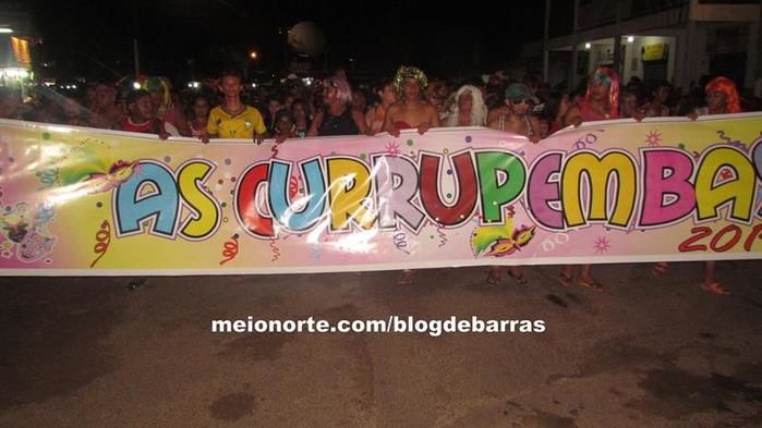 Alegria e descontração no tradicional 'Bloco dos Sujos' - Imagem 13