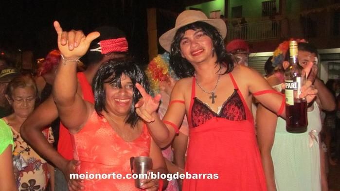 Alegria e descontração no tradicional 'Bloco dos Sujos' - Imagem 38