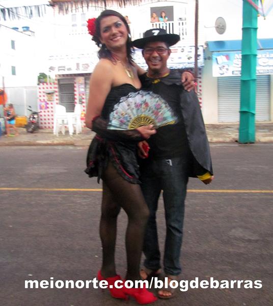 Alegria e descontração no tradicional 'Bloco dos Sujos' - Imagem 2