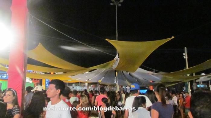 Alegria e descontração no tradicional 'Bloco dos Sujos' - Imagem 80