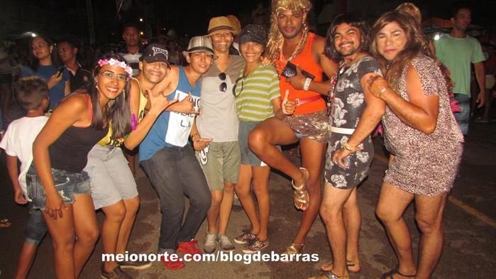 Alegria e descontração no tradicional 'Bloco dos Sujos' - Imagem 28