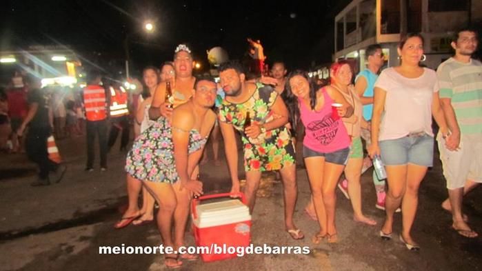 Alegria e descontração no tradicional 'Bloco dos Sujos' - Imagem 15