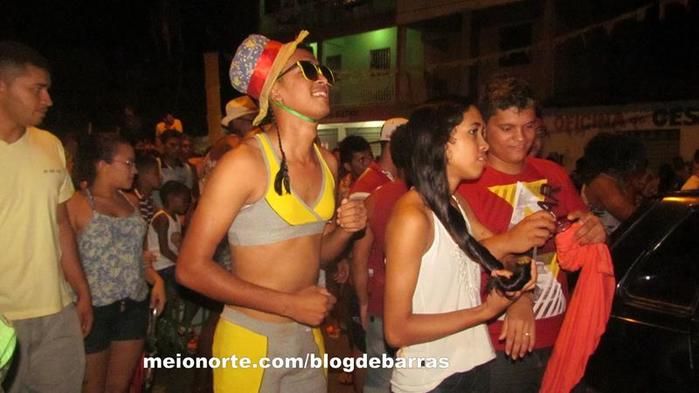 Alegria e descontração no tradicional 'Bloco dos Sujos' - Imagem 44