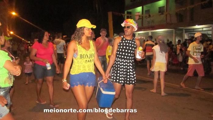 Alegria e descontração no tradicional 'Bloco dos Sujos' - Imagem 66