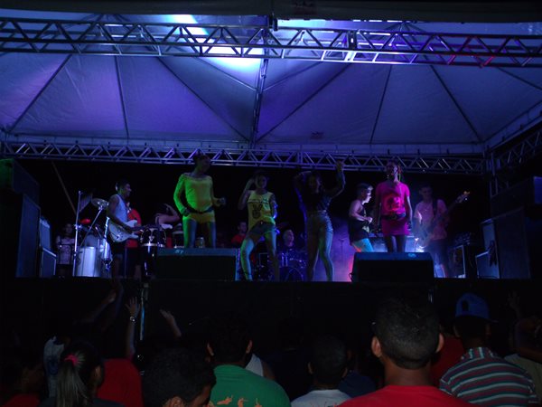 Prefeita Vânia Ribeiro faz avaliação positiva do Carnaval em Cajueiro da Praia - Imagem 9