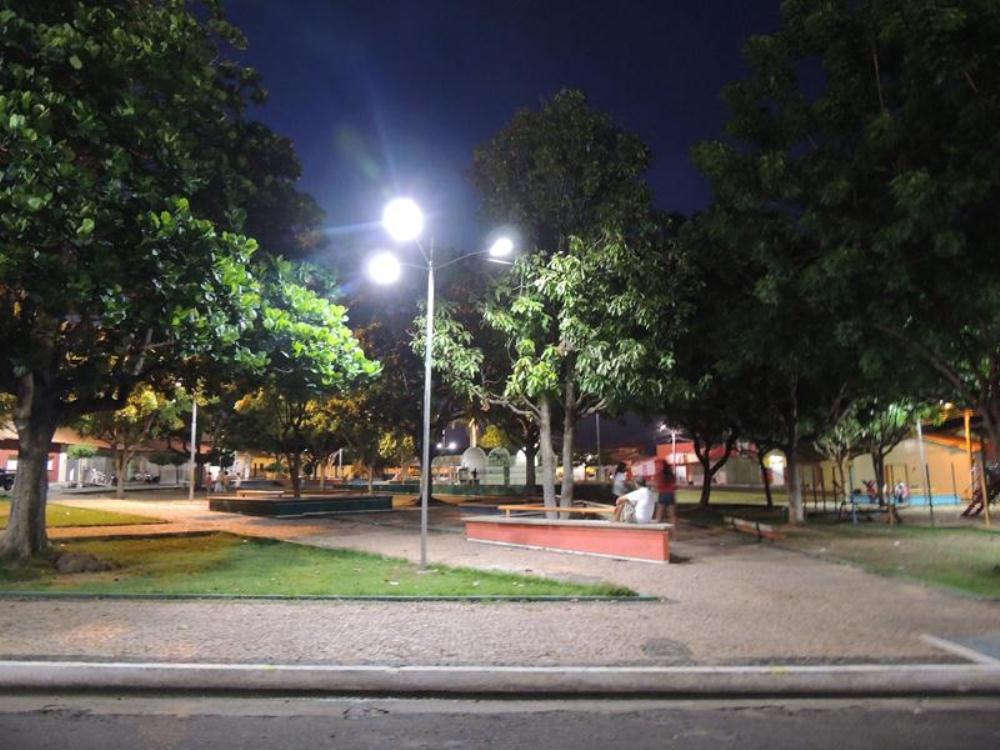 Prefeitura Municipal melhora a iluminação da praça de eventos