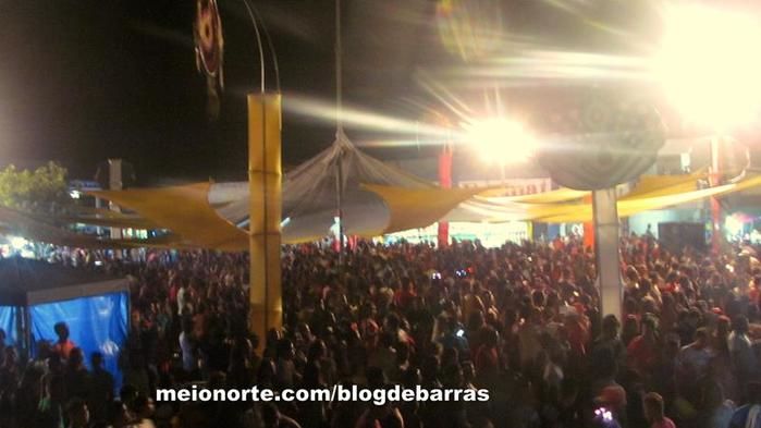 Alegria e descontração no tradicional 'Bloco dos Sujos' - Imagem 93