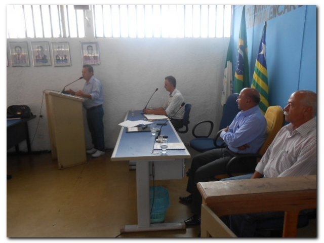 Prefeito Municipal Dr. Moura deixa mensagem na Câmara de Vereadores na abertura dos trabalhos do ano de 2015 - Imagem 5