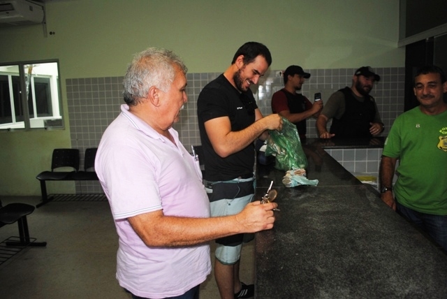 Polícia prende traficante e apreende drogas e R$ 7 mil em dinheiro em Campo Maior - Imagem 5