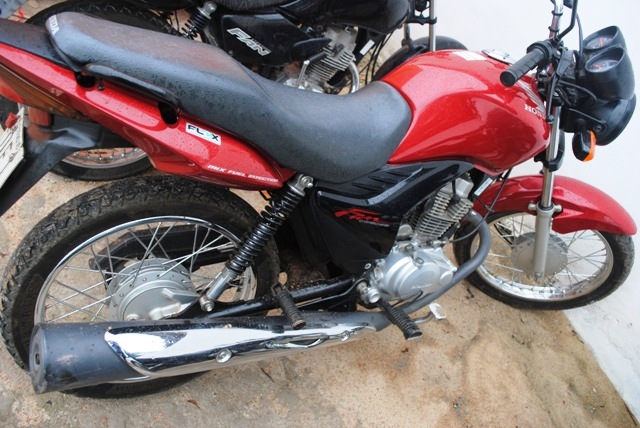 Polícia prende traficante e apreende drogas e R$ 7 mil em dinheiro em Campo Maior - Imagem 6