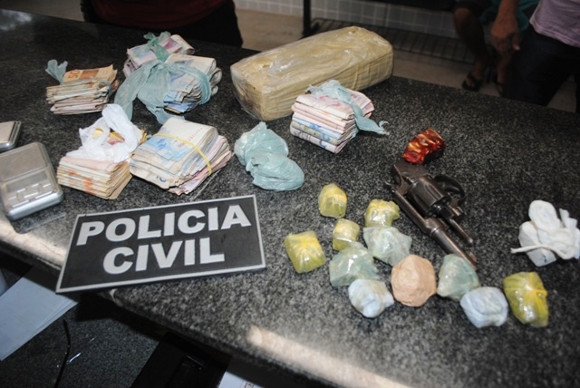 Polícia prende traficante e apreende drogas e R$ 7 mil em dinheiro em Campo Maior - Imagem 1