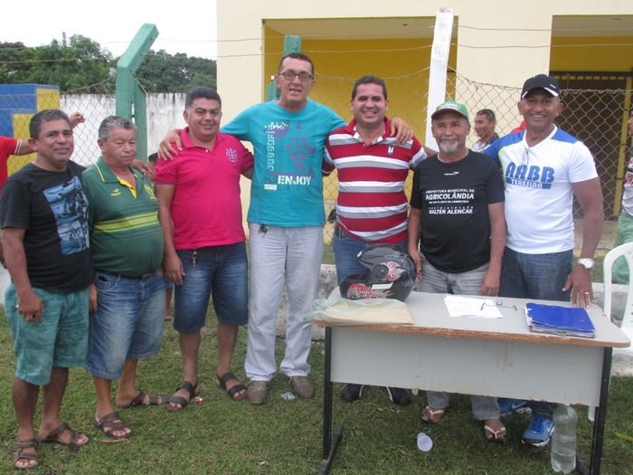 Demerval Lobão vence o time de Curralinhos na abertura do Campeonato dos quarentões em Agricolândia - Imagem 37