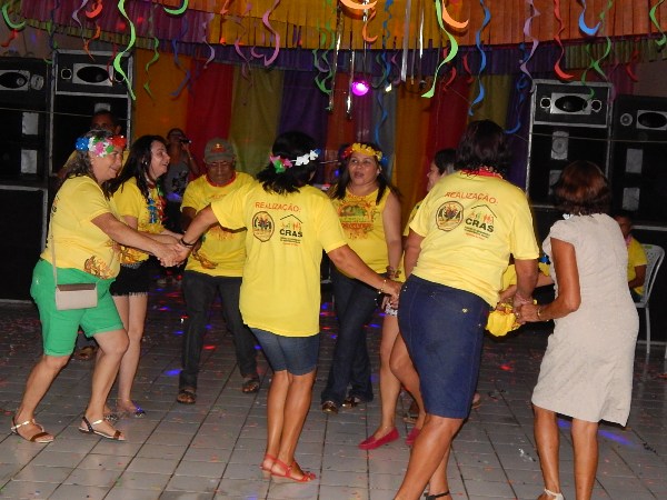 Social realiza Carnaval para os Idosos de Lagoinha - Imagem 20