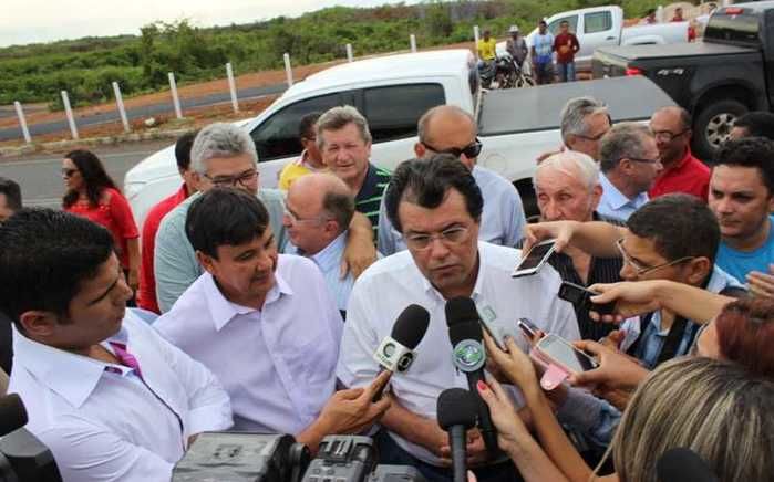 Prefeito Adriano Ramos (PT) participa de inauguração de subestação em Barras com presença de ministro - Imagem 2