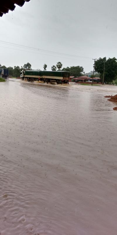 Fortes chuvas alagam trecho da BR-316 próximo a Elesbão Veloso e dificulta trânsito  - Imagem 8