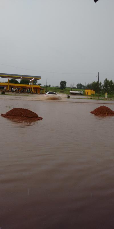 Fortes chuvas alagam trecho da BR-316 próximo a Elesbão Veloso e dificulta trânsito  - Imagem 7