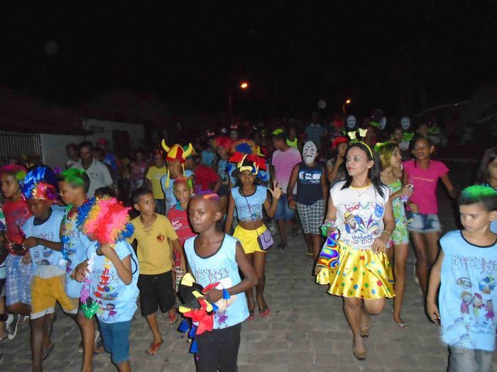 Crianças, adolescentes e idosos do SCFV caem na folia às vésperas do carnaval - Imagem 64