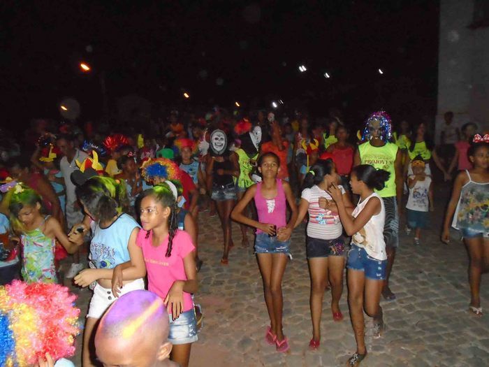 Crianças, adolescentes e idosos do SCFV caem na folia às vésperas do carnaval - Imagem 65