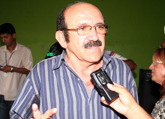 Ex-prefeito Assis Cipriano concede entrevista à Rádio Cultura FM de Picos-PI - Imagem 1