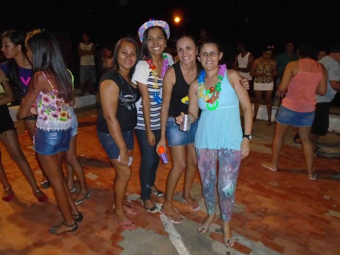 Crianças, adolescentes e idosos do SCFV caem na folia às vésperas do carnaval - Imagem 100
