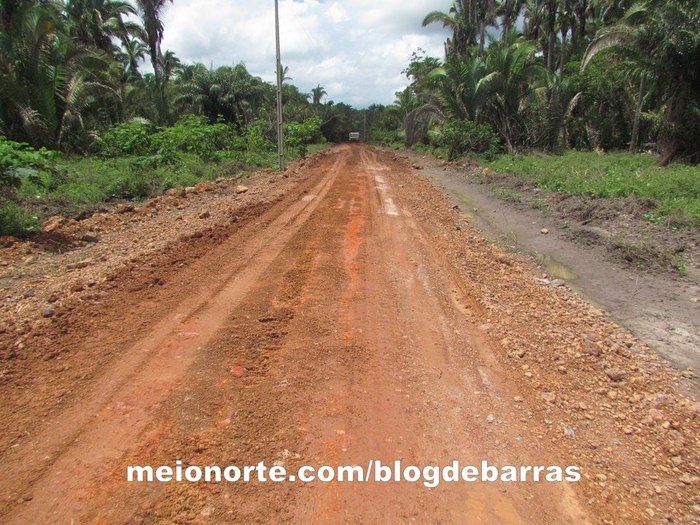 Prefeitura recupera mais estradas no interior do município - Imagem 1