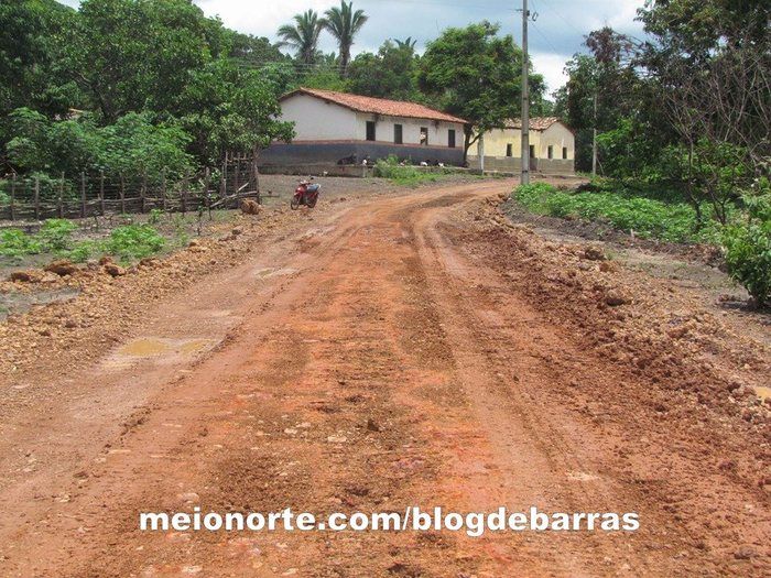 Prefeitura recupera mais estradas no interior do município - Imagem 3