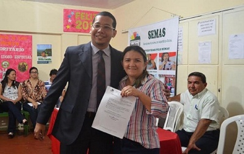 Município empossa concursados para a Assistência Social