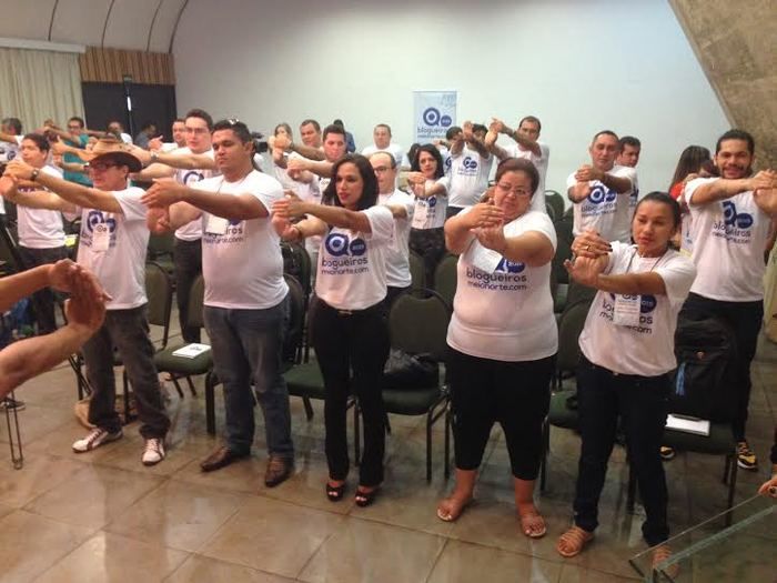 V Encontro de Blogueiros inicia seu segundo dia de programação com ginástica laboral - Imagem 4