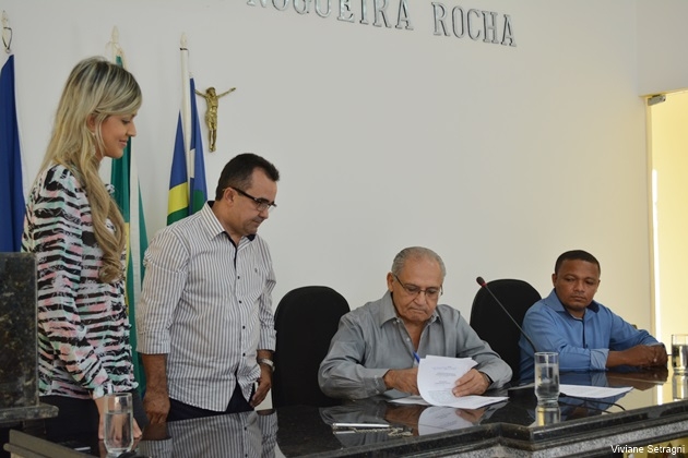 Prefeitura de Corrente realiza solenidade de posse dos concursados - Imagem 4