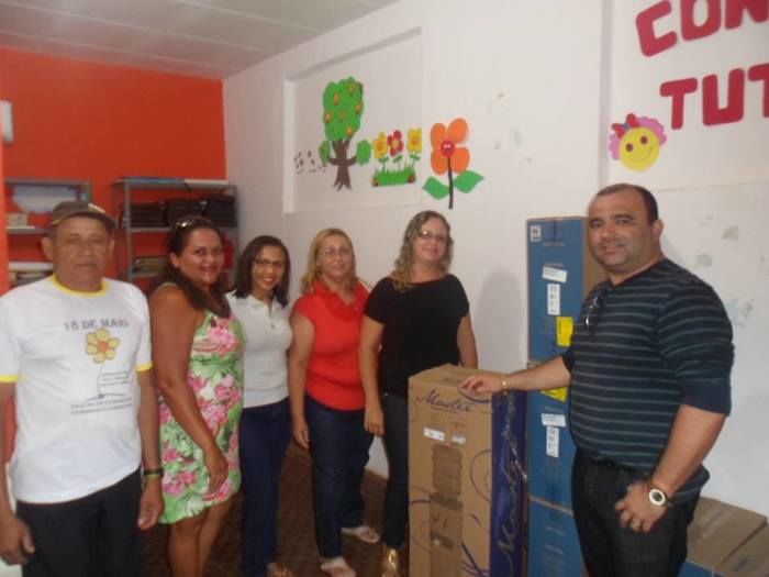 Prefeito entrega veículo para Conselho Tutelar de Valença do PI - Imagem 1