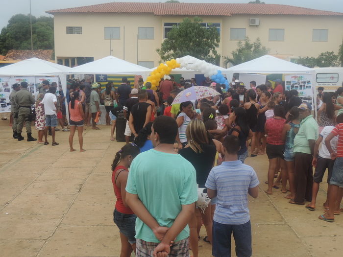 Prefeito faz corte do bolo de 21 anos da cidade - Imagem 9