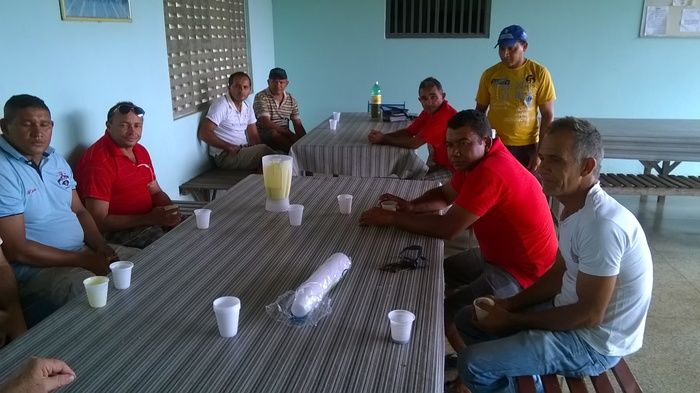 Prefeito Raimundo Ferreira recebe vários líderes comunitários e juntos debates problemas das comunidades  - Imagem 4