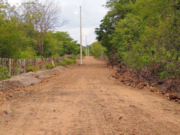 Prefeitura conclui estrada do assentamento Salobro - Imagem 2