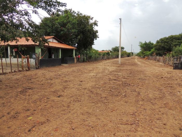 Prefeitura conclui estrada do assentamento Salobro - Imagem 12