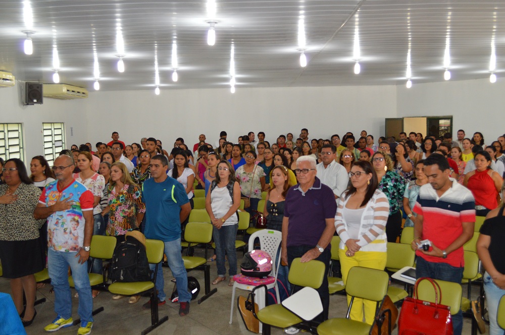 Bernildo Val participa da abertura do ano letivo e pede empenho para elevar Ideb das escolas