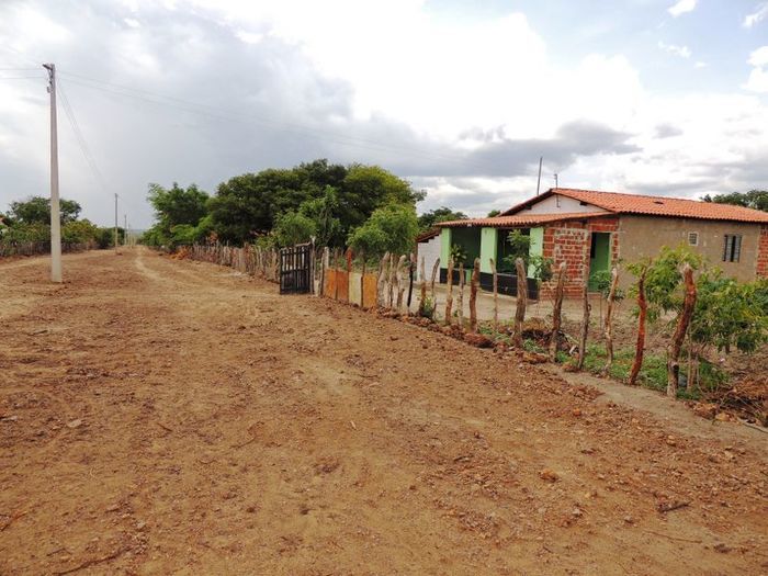 Prefeitura conclui estrada do assentamento Salobro - Imagem 11