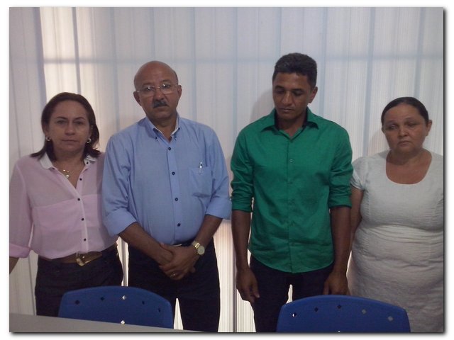 Dr. Moura Empossa Antônio Salustiano Batista Filho para exercer o Cargo em Comissão de Secretário de Serviços Públicos e Urbanismo. - Imagem 3