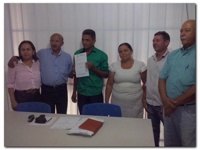 Dr. Moura Empossa Antônio Salustiano Batista Filho para exercer o Cargo em Comissão de Secretário de Serviços Públicos e Urbanismo. - Imagem 6