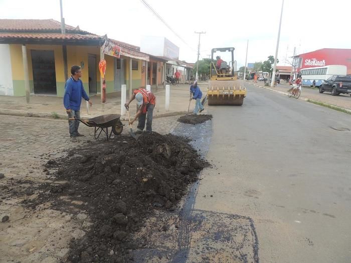 Prefeitura de Água Branca está realizando reparo nas principais vias da cidade - Imagem 2
