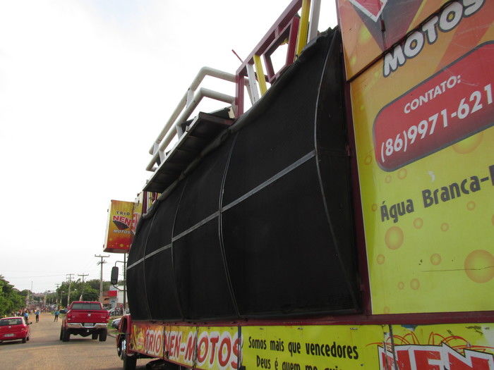 Zé Pereira 2015 em São Pedro do Piaui Foi Show de Animação com a Banda Selva Branca da Bahia - Imagem 1