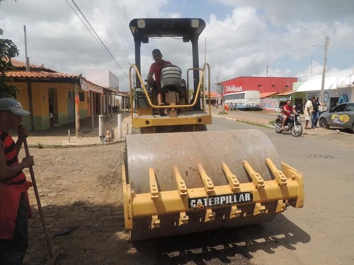 Prefeitura de Água Branca está realizando reparo nas principais vias da cidade - Imagem 5