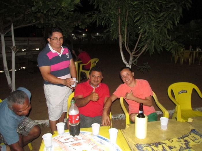 Prefeito Walter Alencar participa da primeira Noite de Festejos e sorteia cinco grade de cerveja em cada Barraca no Residencial Novo Horizonte  - Imagem 2