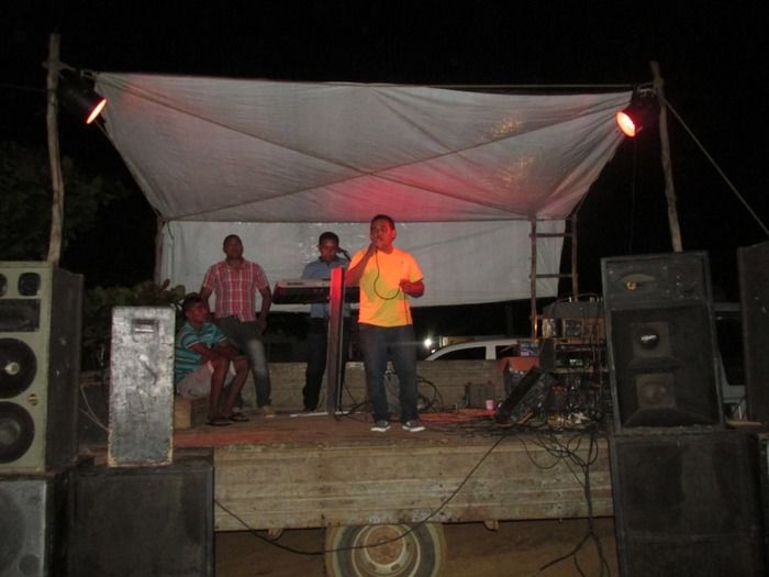 Prefeito Walter Alencar participa da primeira Noite de Festejos e sorteia cinco grade de cerveja em cada Barraca no Residencial Novo Horizonte  - Imagem 6