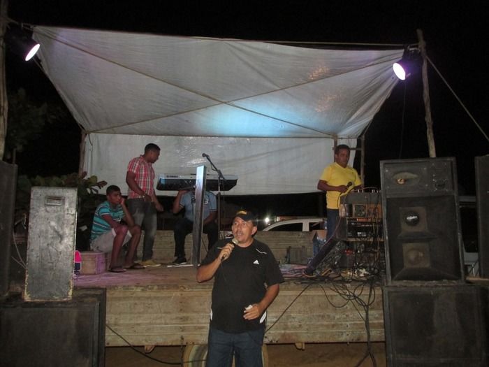 Prefeito Walter Alencar participa da primeira Noite de Festejos e sorteia cinco grade de cerveja em cada Barraca no Residencial Novo Horizonte  - Imagem 10