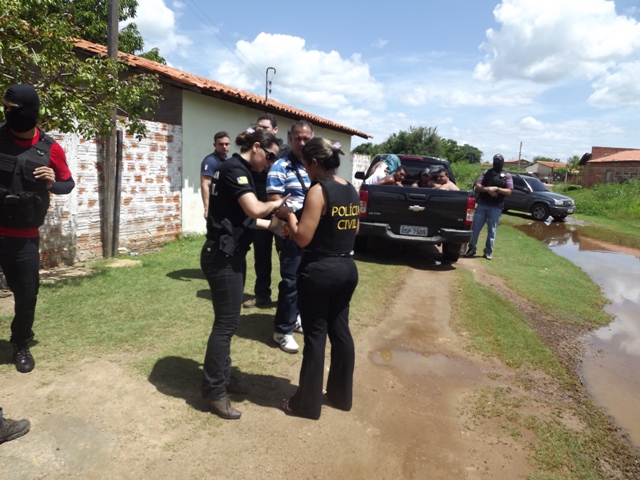 Polícia prende traficante e apreende drogas e dinheiro - Imagem 4