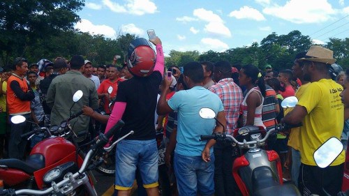 Moradores fazem protesto para dar visibilidade ao desaparecimento de rapaz em Palmeirais - Imagem 5